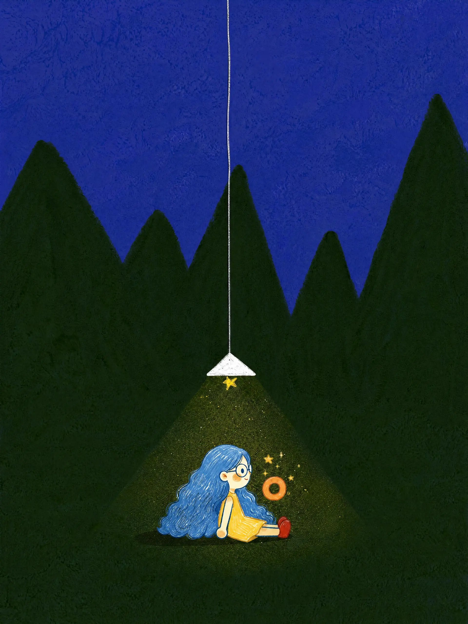 女孩坐在夜色山峦前的聚光灯下